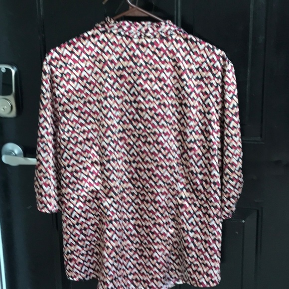 D J Summers is the brand on this pretty blouse - Picture 4 of 7